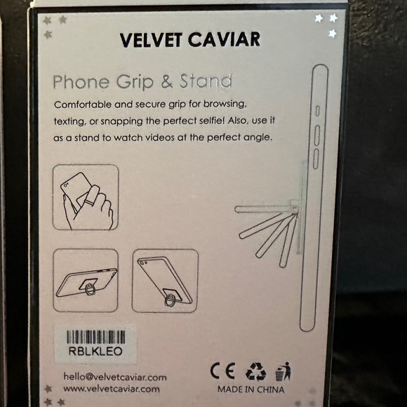 ✨ New Velvet Caviar Black Leopard Heart Phone Grip & Stand ✨ - Picture 2 of 3